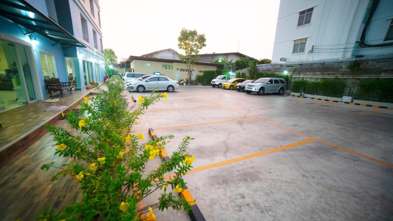 The Willing Hotel And Residence Bangkok Bagian luar foto