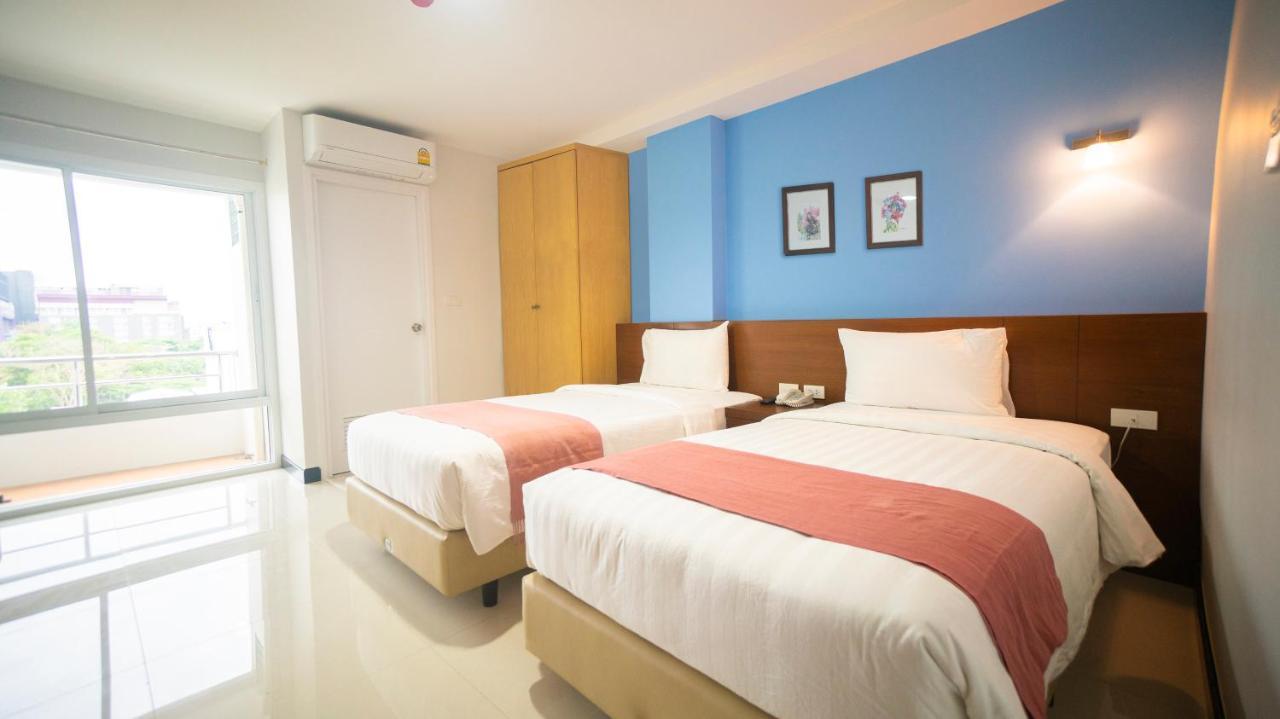 The Willing Hotel And Residence Bangkok Bagian luar foto