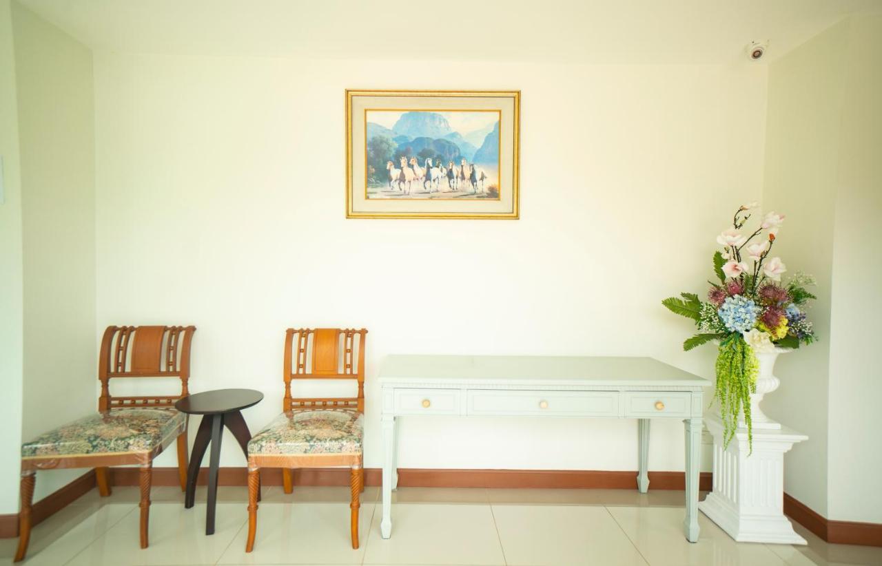 The Willing Hotel And Residence Bangkok Bagian luar foto